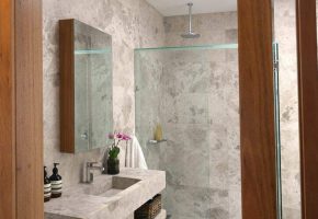 mgs-constructions-pty-ltd-glasses-in-bathroom