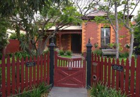 mgs-constructions-pty-ltd-red-wooden-gate